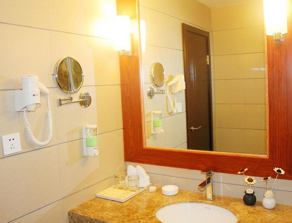 Chengdu Ronghome Hotel المظهر الخارجي الصورة
